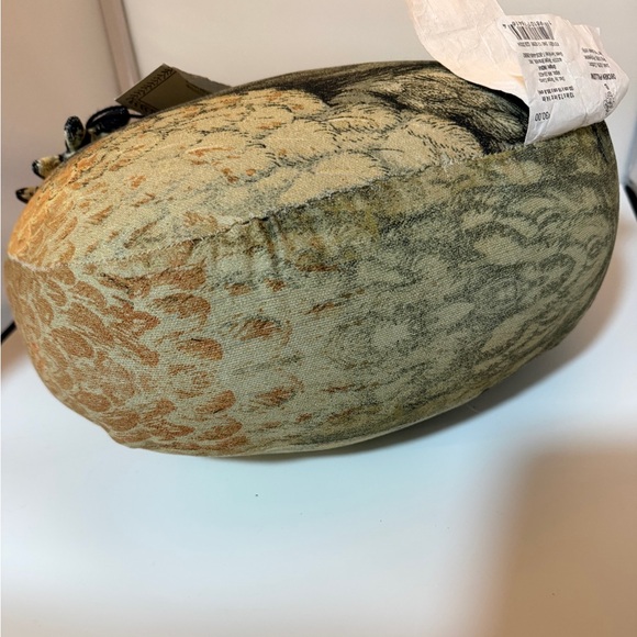 Decorative Chicken Pillow. NWT - Picture 8 of 8